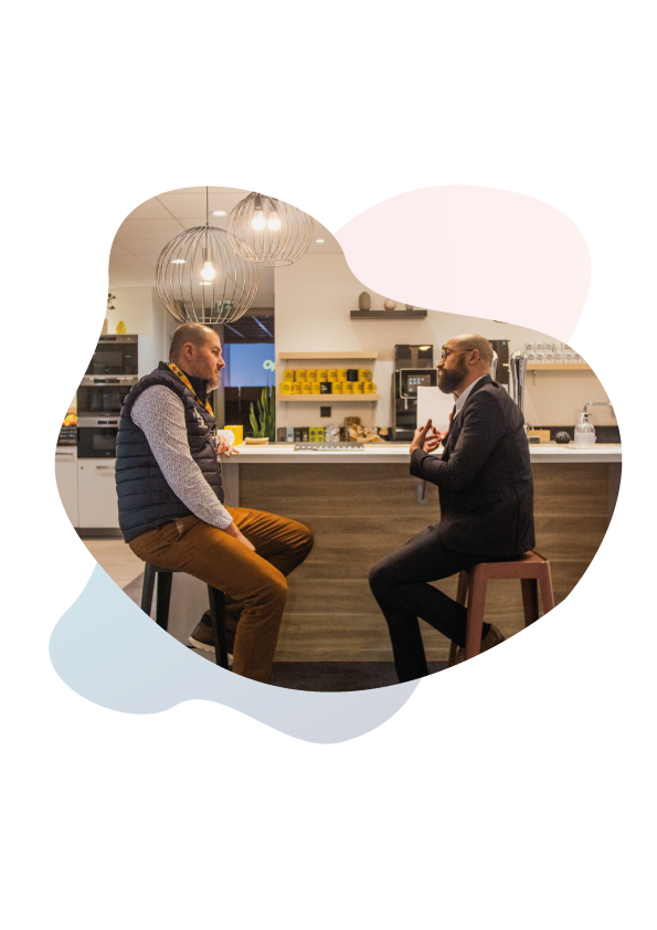 Un professionnel de santé accompagne individuellement une personne